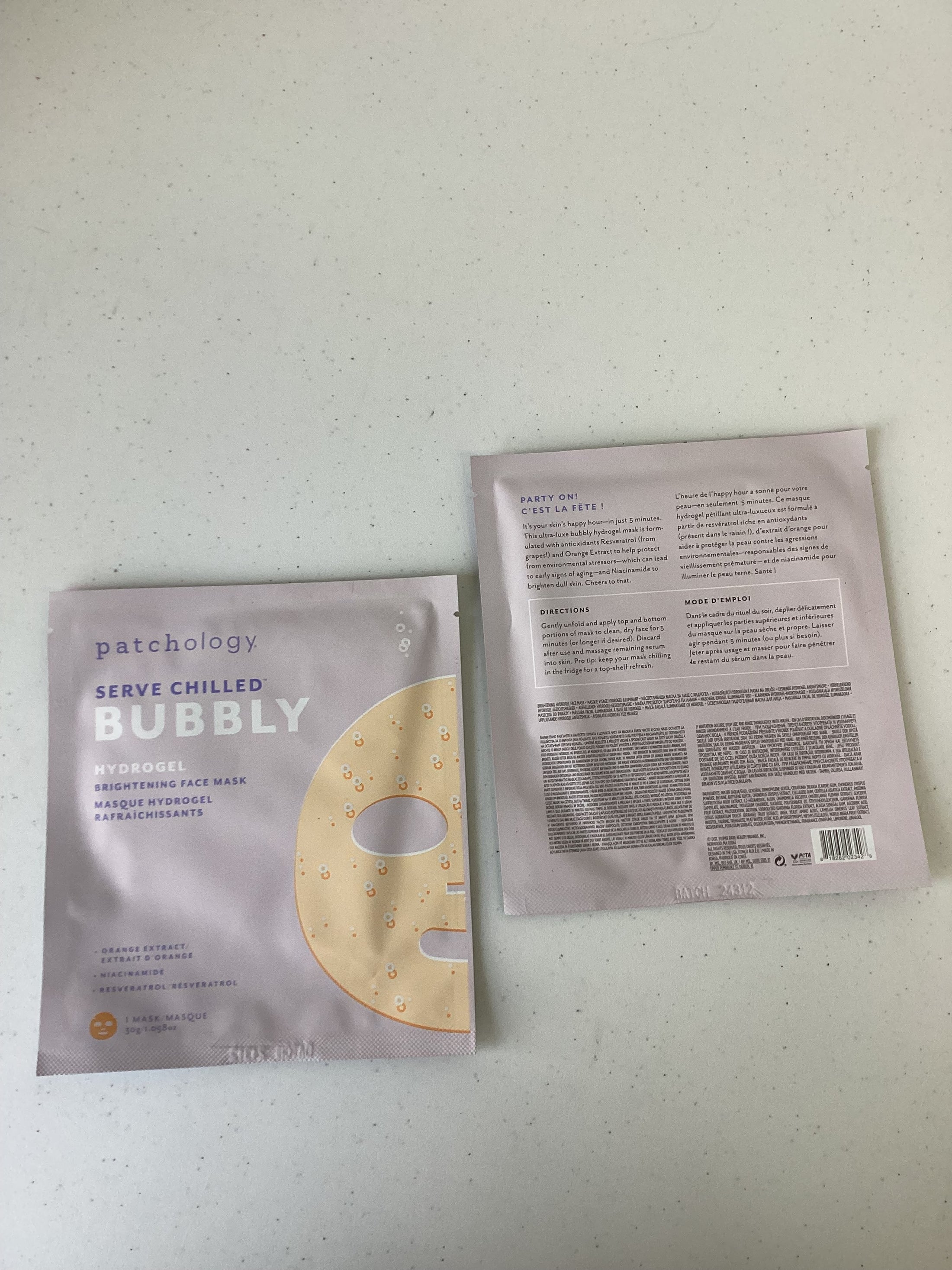 BUBBLY SERVE CHILLED
HYDROGEL
BRIGHTENING FACE MASK