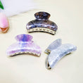 Load image into Gallery viewer, Pearl Effect Acrylic Hair Claw Clip
