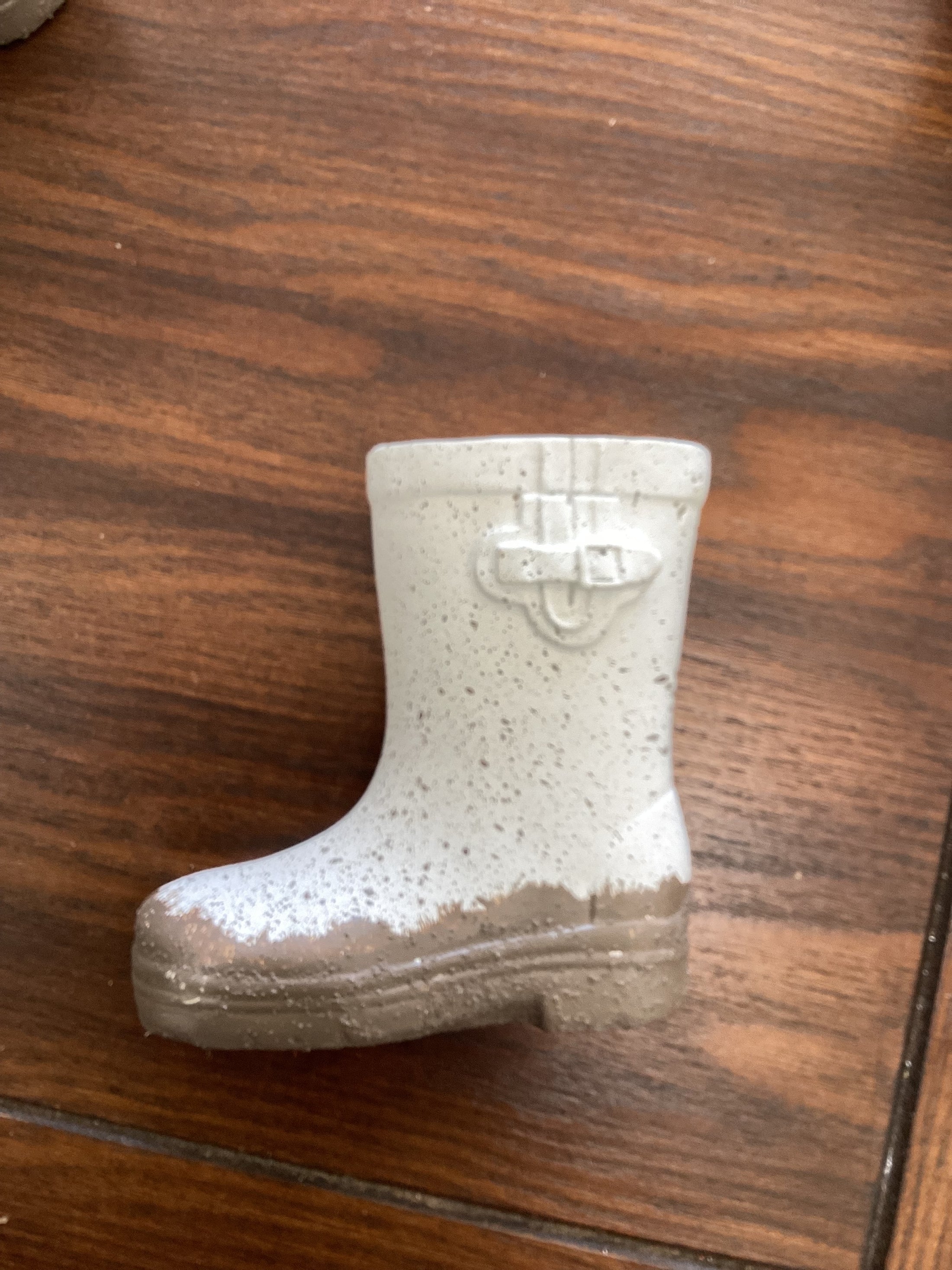 Resin Rainboot