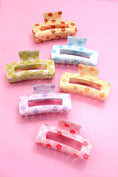 Load image into Gallery viewer, DAISY CHECKER HAIR CLAW CLIPS | 40H727
